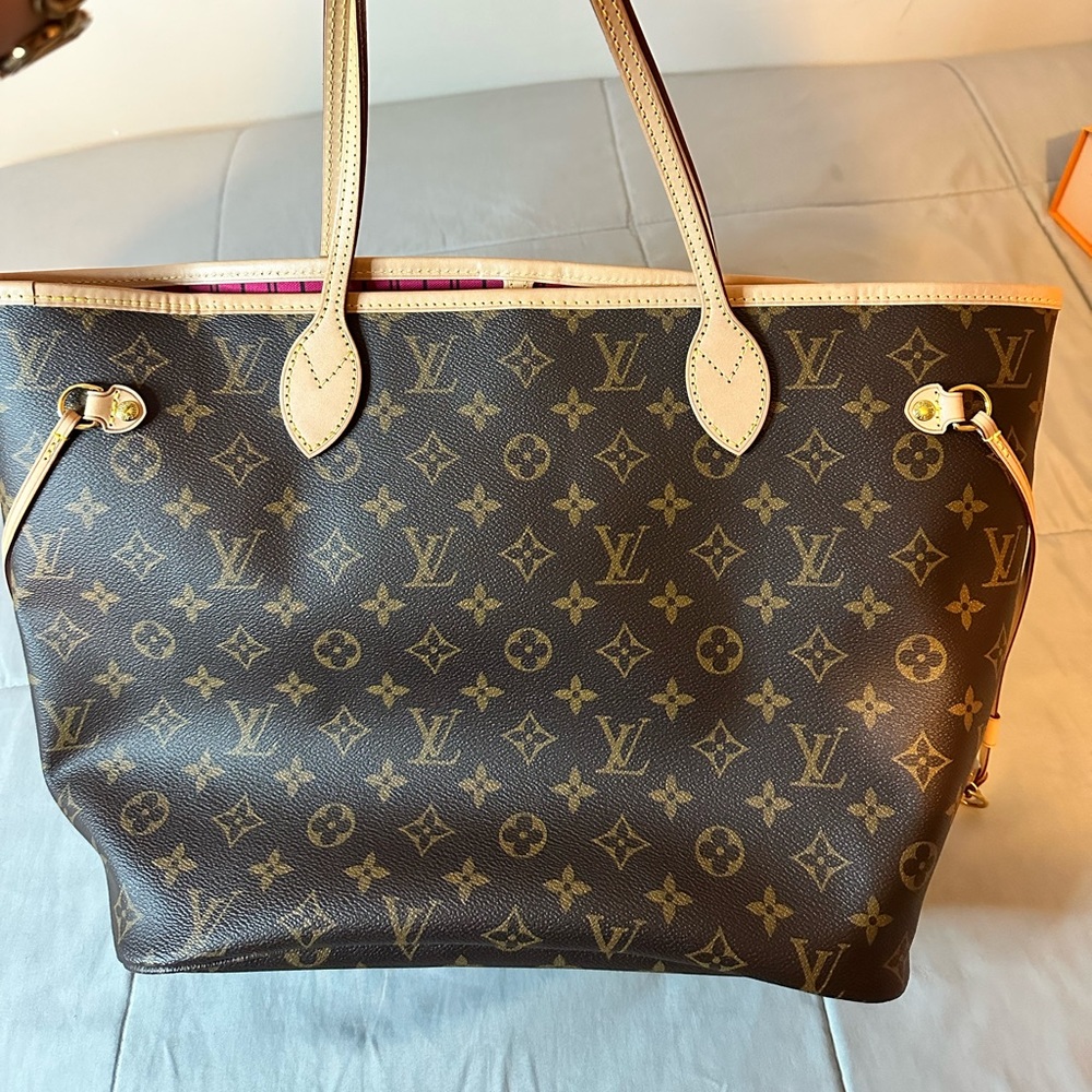 Authentic Louis Vuitton Neverfull MM
